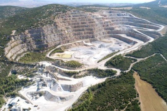 Ανιστόρητα λατομεία